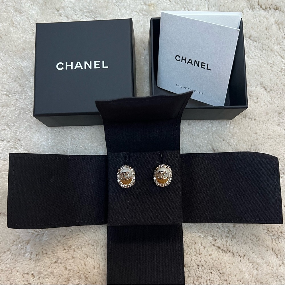 Authentic CHANEL Pearl Clip On Earrings
